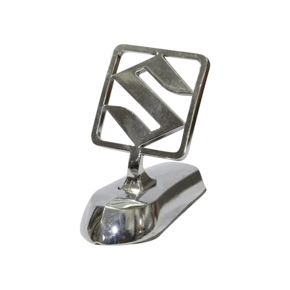 Логотип Suzuki Boulevard — детальный ракурс