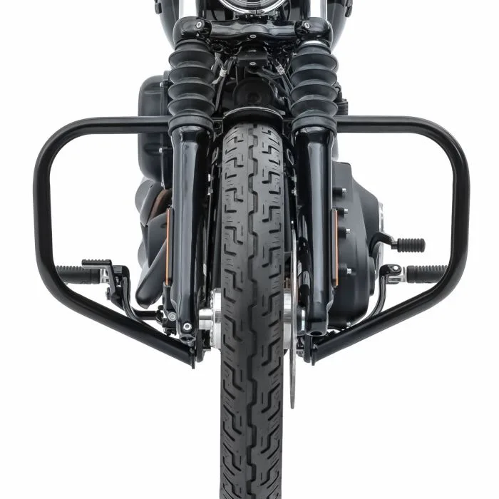 Подножки на дуги безопасности (узкие выносы) — детальный ракурс