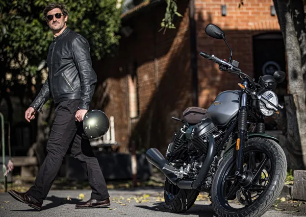 Мотогарнитура для кастомных мотоциклов — детальный ракурс