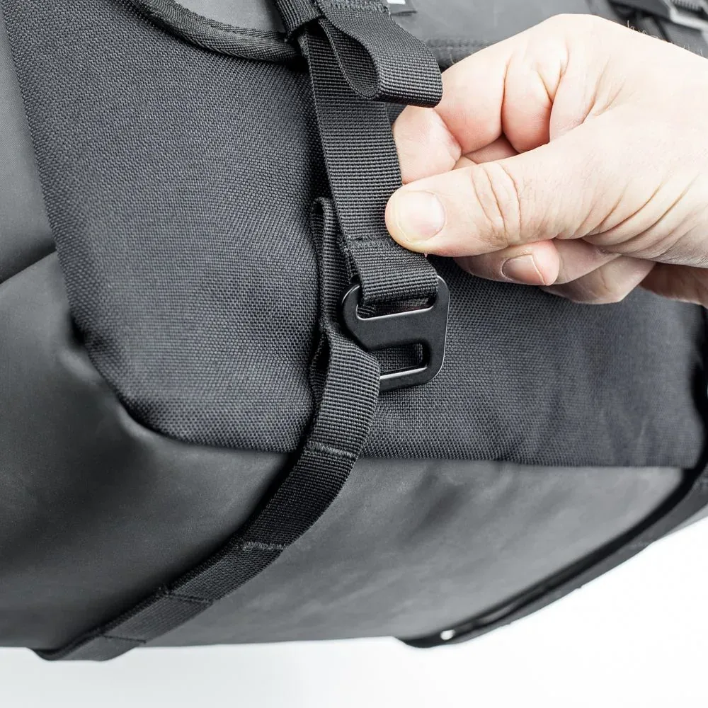 Кожаный задний кофр (турпак) для чоппера — детальный ракурс