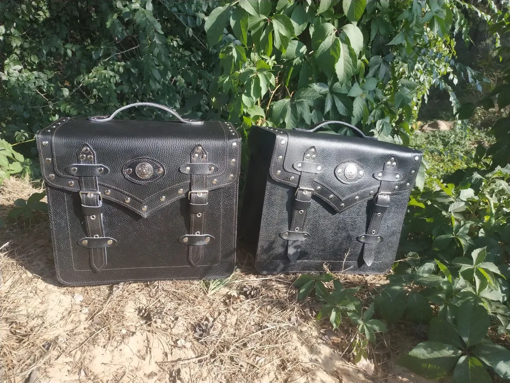 Пластиковые кофры для чопперов и круизеров — детальный ракурс